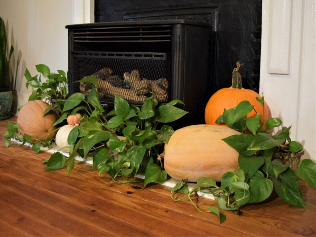 natural halloween mantel décor pumpkins templates diy project boho organic vintage unique farmhouse black bats templates wood floor fireplace