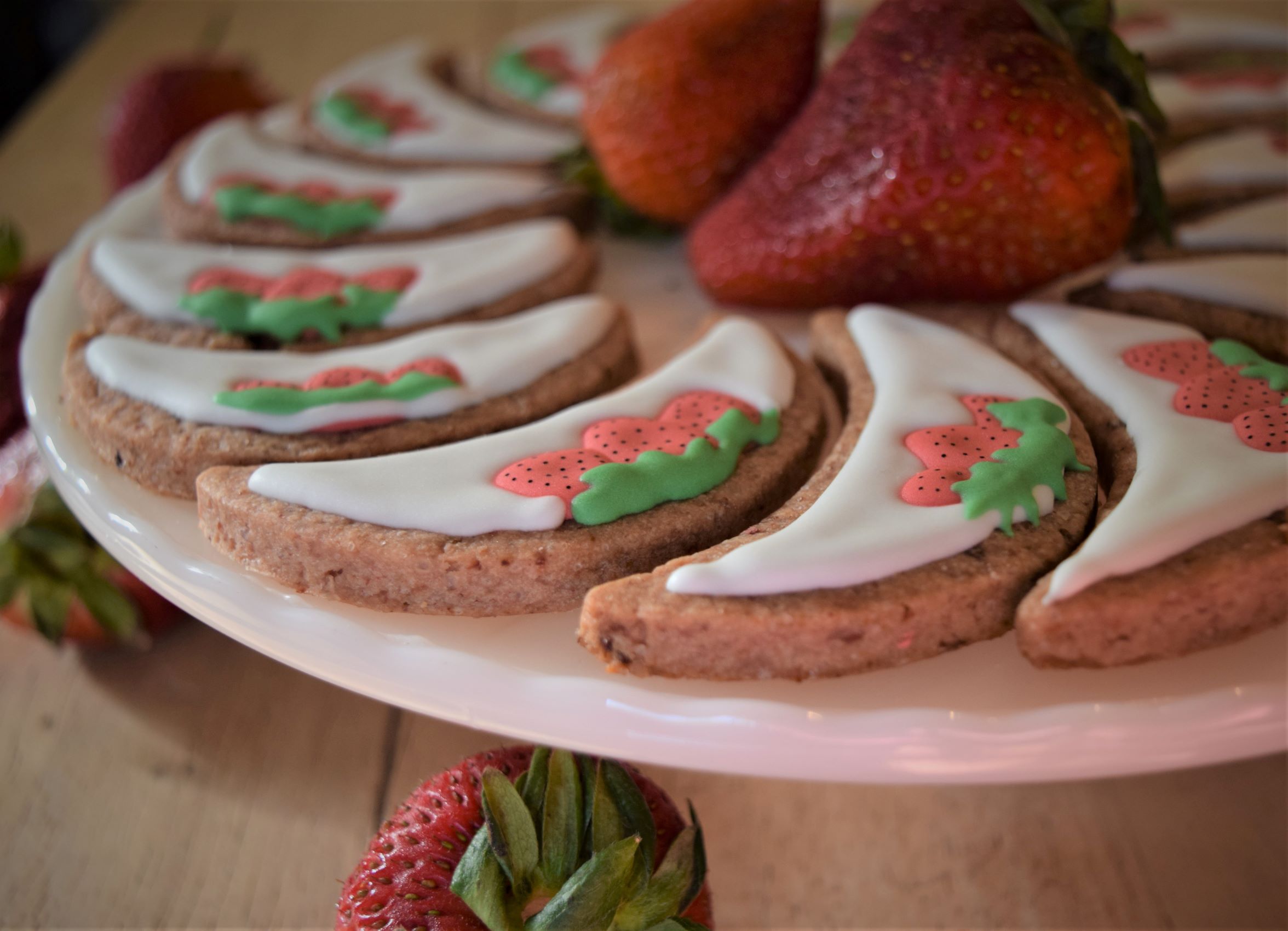 strawberry moon cookies royal icing, decorating, crescent, full moon, red, baking, berry recipes, summer, fruit